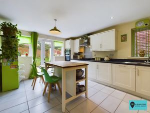 Kitchen/Diner- click for photo gallery